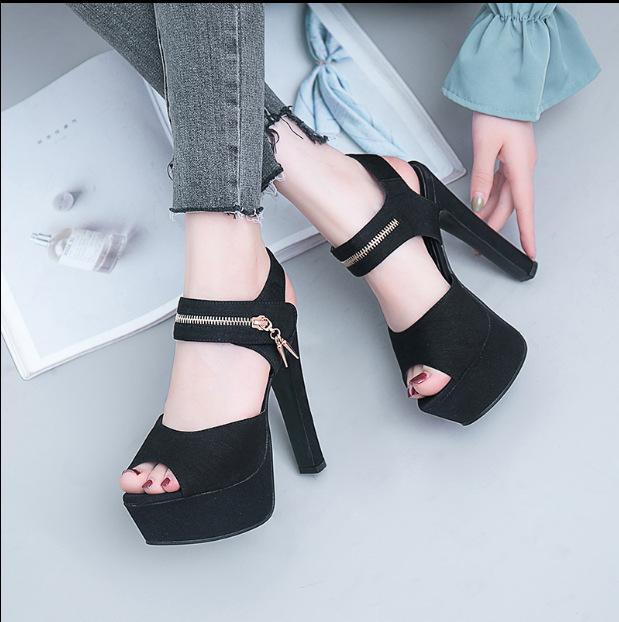 Wide-heeled platform sandals - shopwomanstore